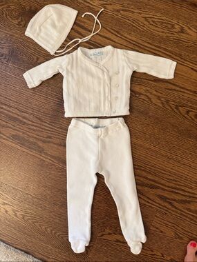 Feltman Bros White Knit Matching Set with Hat